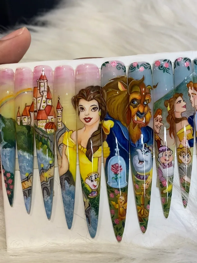 Ten-nail narrative nail art by Daisy Nail Studio